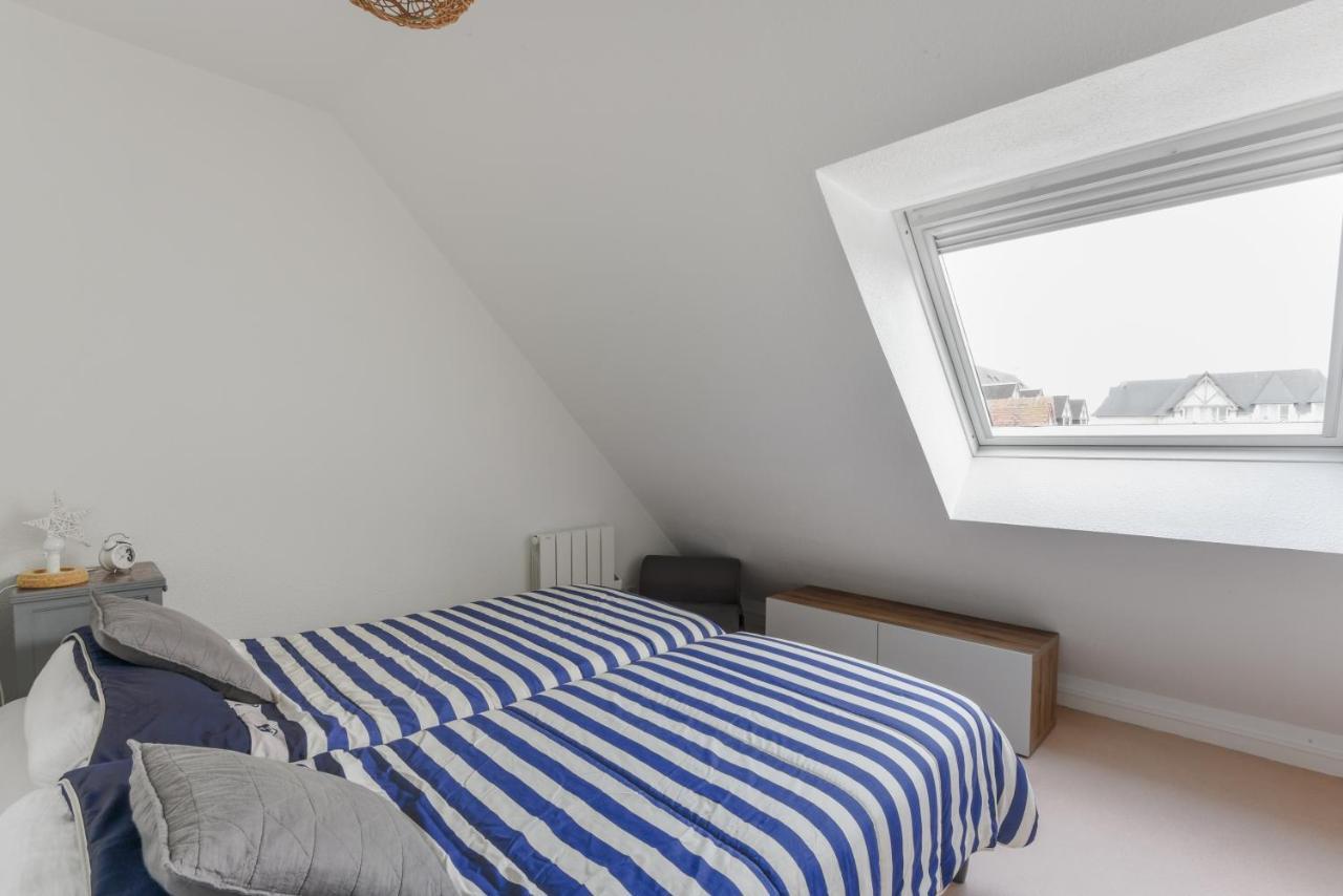 Le Voilier Apartment Courseulles-sur-Mer Exterior photo